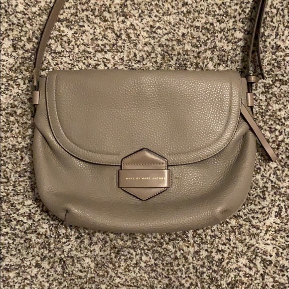 Marc Jacobs Handbags - Marc Jacobs crossbody